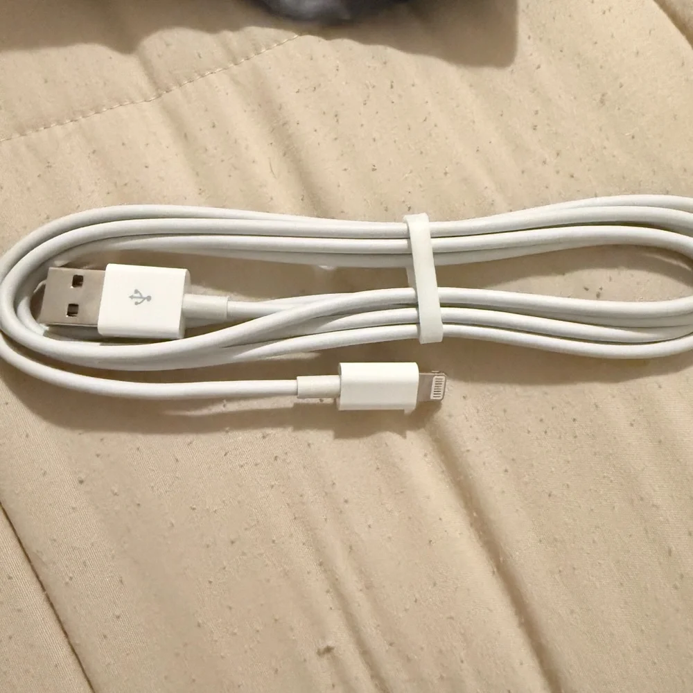 USB Mobile Phone Charge & extension for headphones
